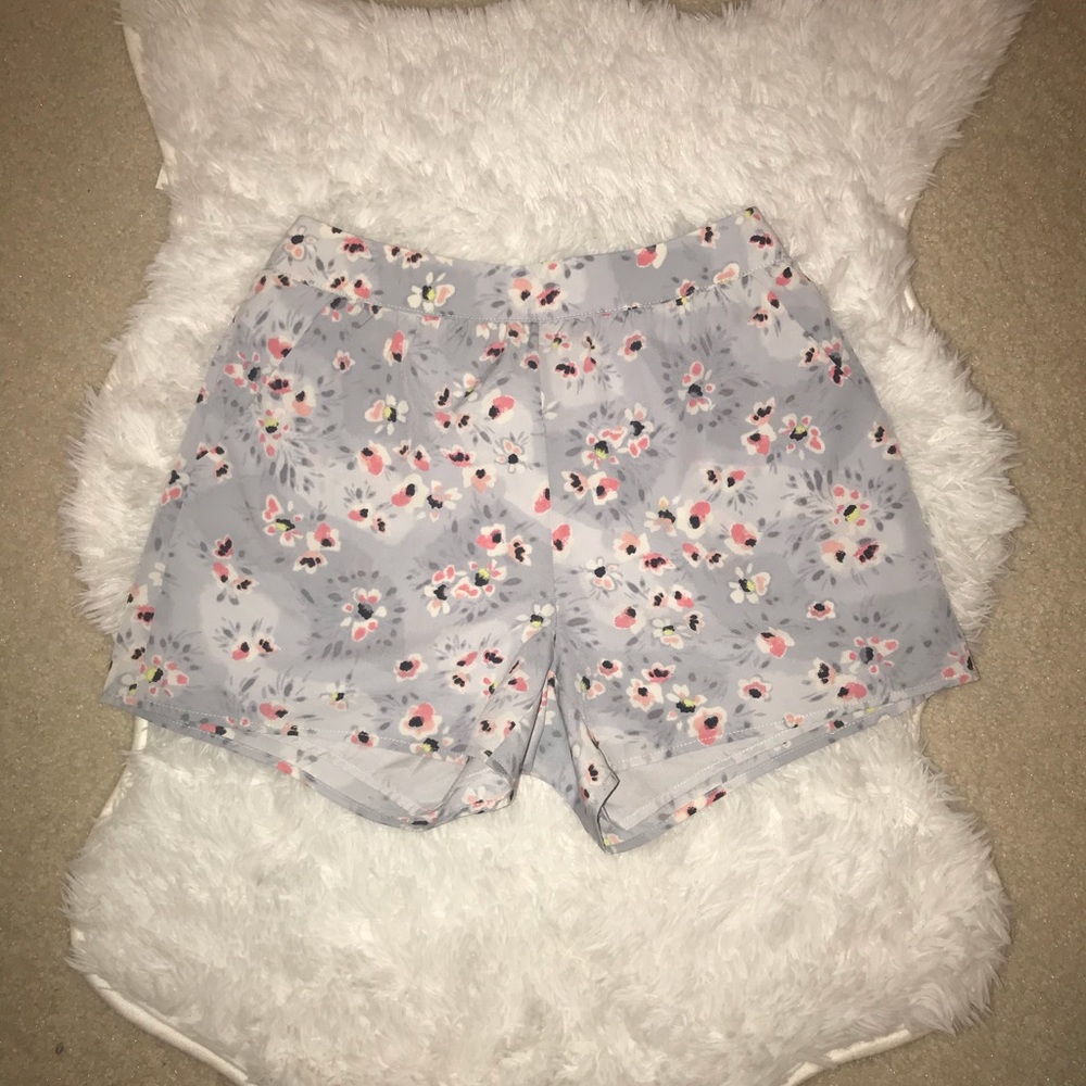 Floral high waisted shorts